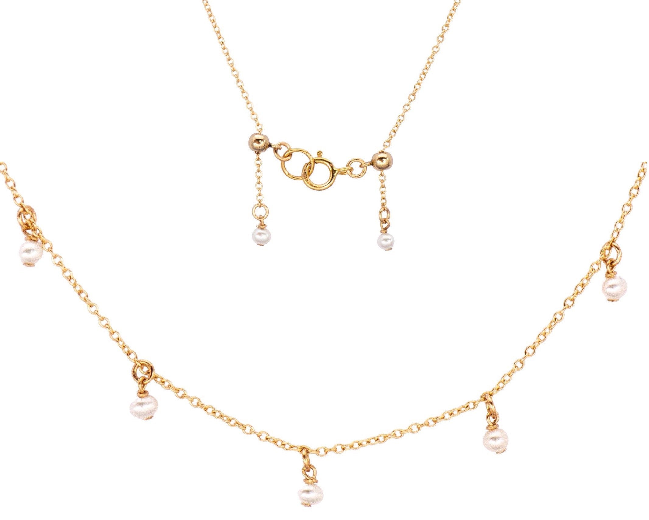 Macarena Tiny Pearls Necklace